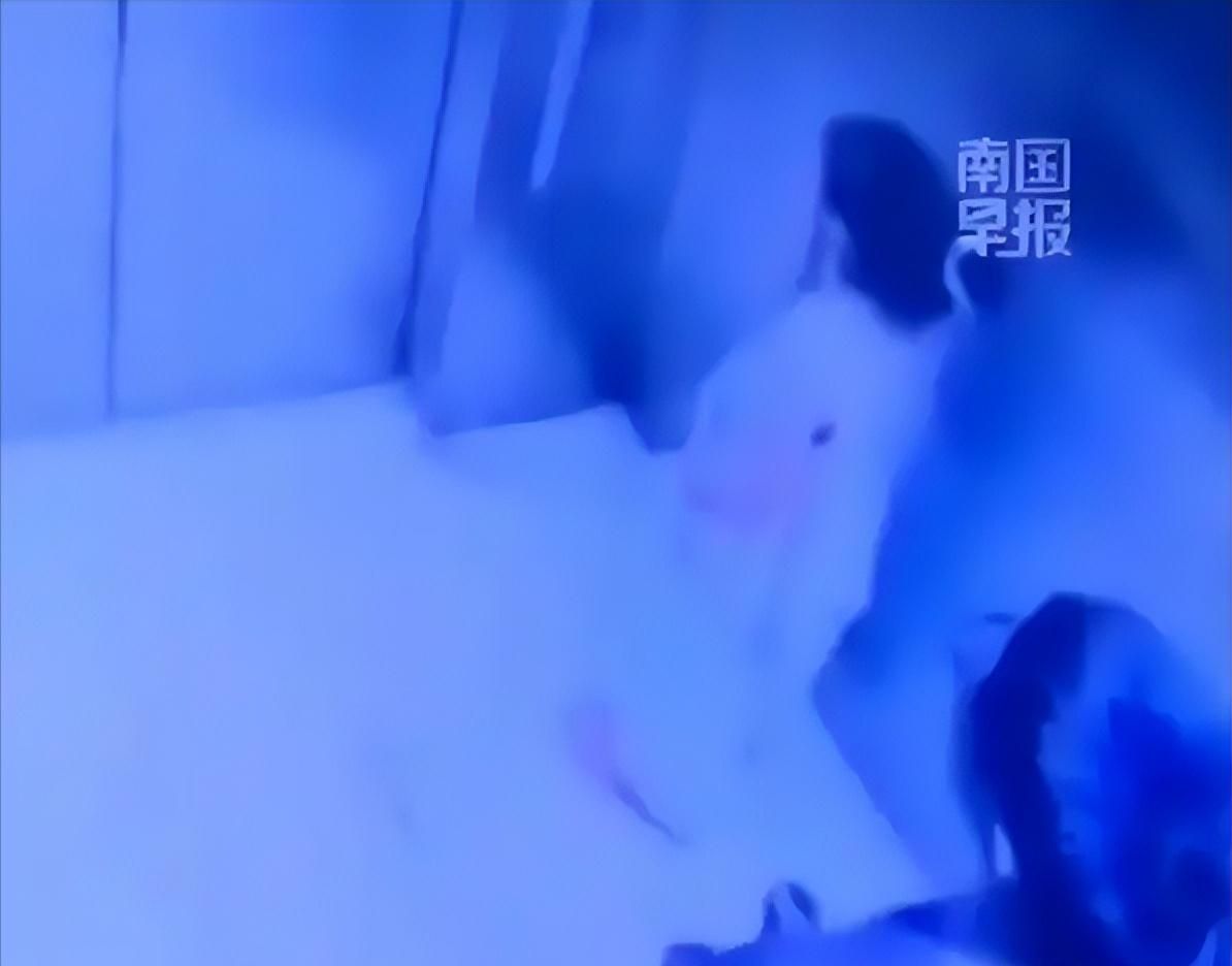 扛了一个夏天,最终4000万还是给了,活塞续约杜伦都是无奈